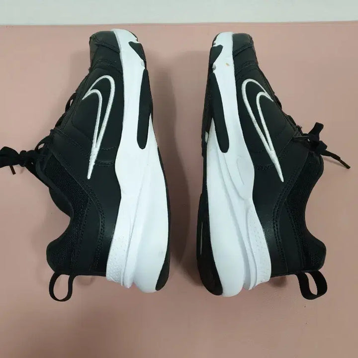 [SOLD OUT] 나이키 검정색 디파이 올 데이 265사이즈