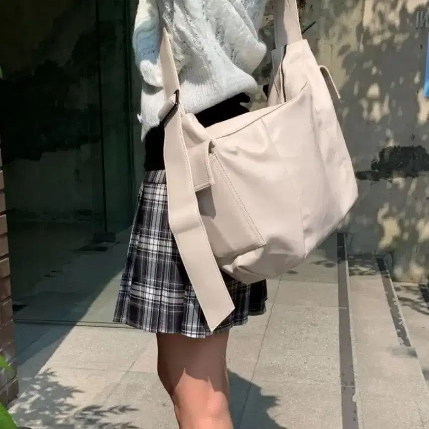 [BUNJANG] Ivory Leather Big Shoulder Bag / 아이보리 레더 빅 숄더 보부상 크로스백