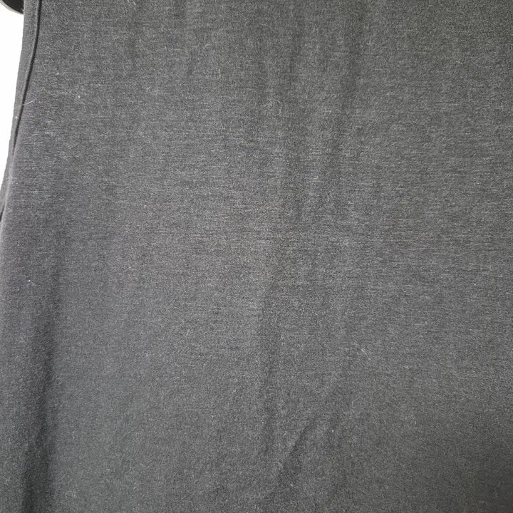 [BUNJANG] withNAK21 Black V-neck Sleeveless Top / withNAK21의 블랙 V넥 민소매 티셔츠