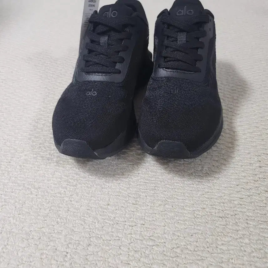 [SOLD OUT] alo 알로 블랙 운동화.235(새상품)