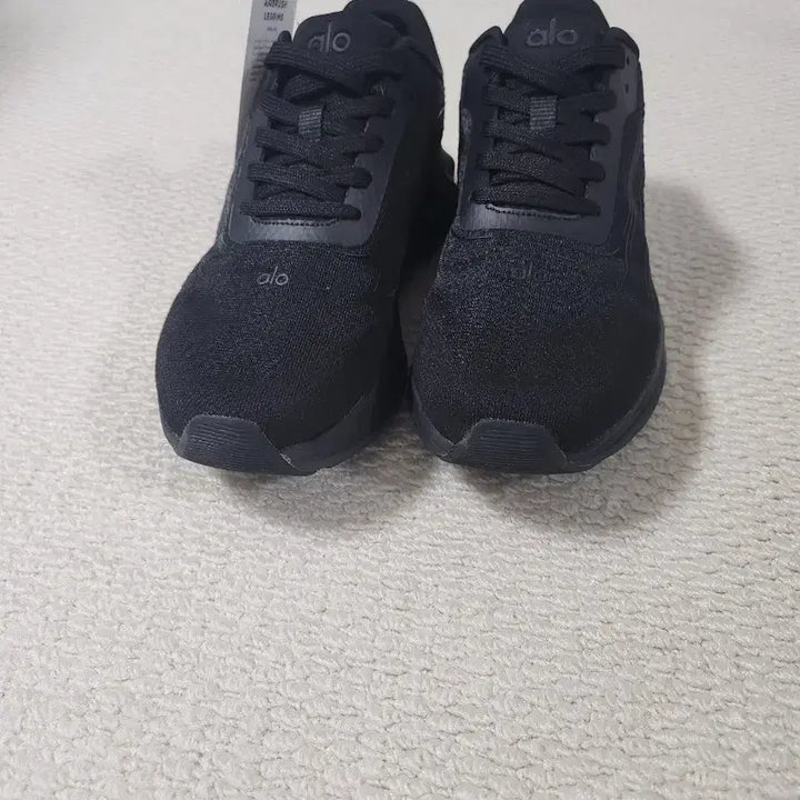 [SOLD OUT] alo 알로 블랙 운동화.235(새상품)