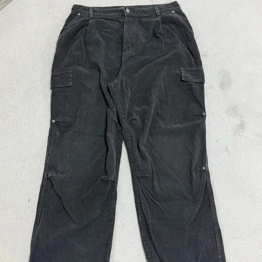 [BUNJANG] Unaller Code Black Corduroy Cargo Pants L / 어널러코드 블랙 코듀로이 카고 바지 L