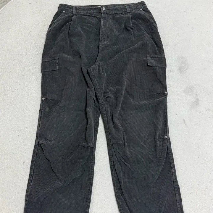 [BUNJANG] Unaller Code Black Corduroy Cargo Pants L / 어널러코드 블랙 코듀로이 카고 바지 L