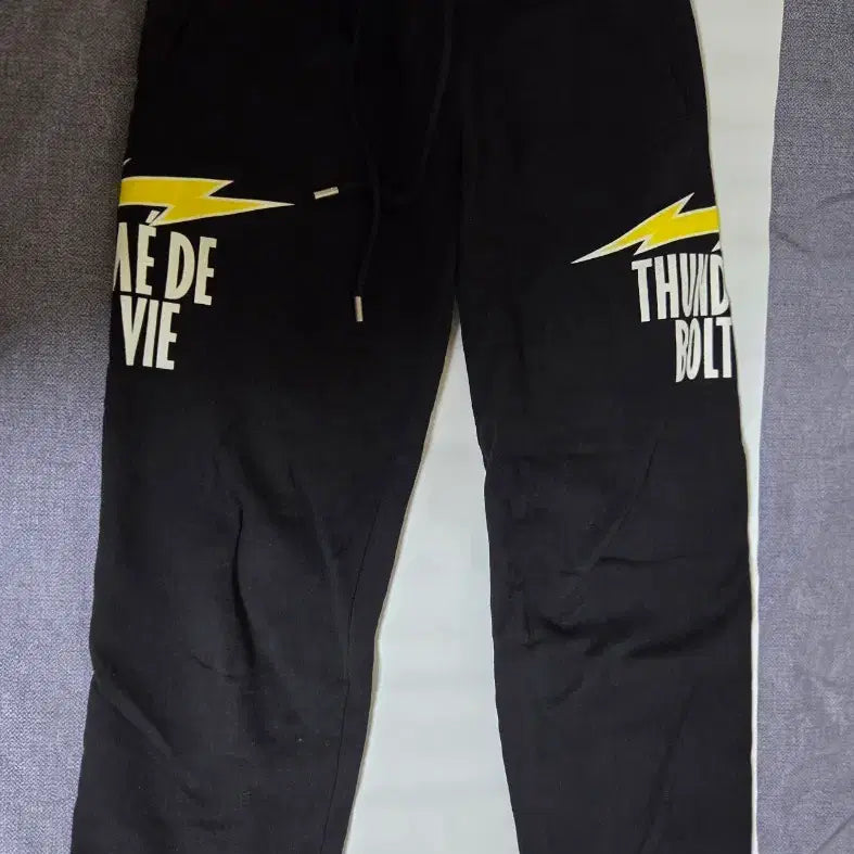 [BUNJANG] ADLV Thunderbolt Jogger Pants Black (Size 1) / [판매] 아크메드라비(ADLV) 썬더볼트 조거 팬츠 블랙(1사이즈)