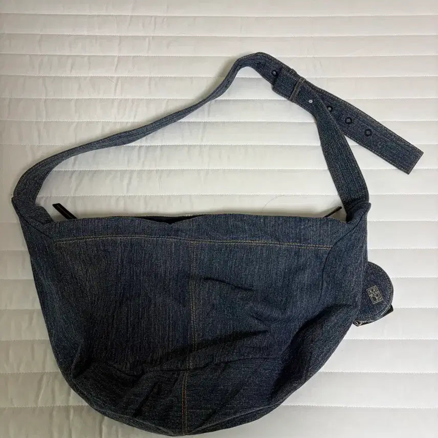 [BUNJANG] Mim the Wardrobe Monta Messenger Bag / 밈더워드로브 몬타 메신저백