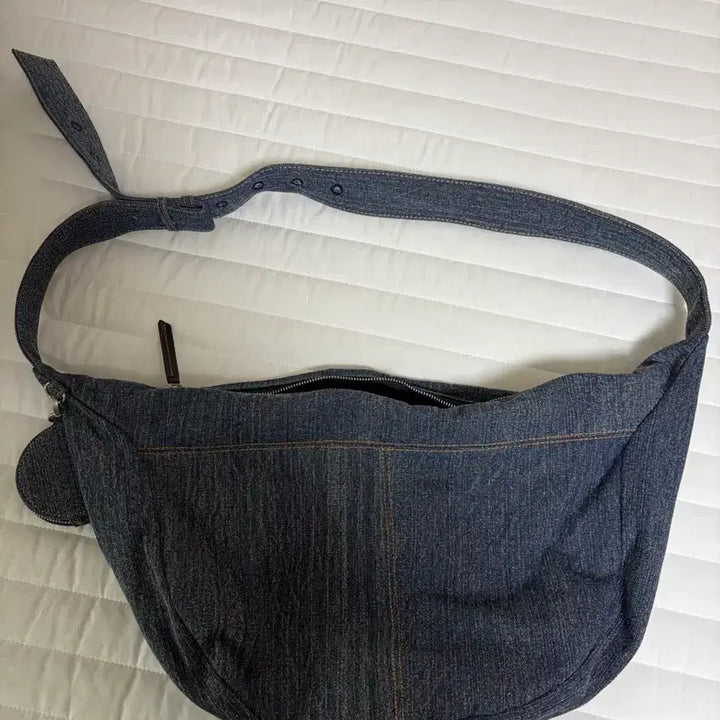 [BUNJANG] Mim the Wardrobe Monta Messenger Bag / 밈더워드로브 몬타 메신저백