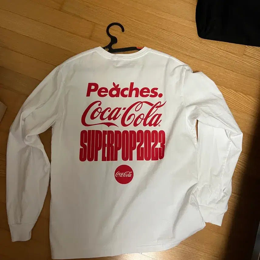 [BUNJANG] Peaches x Coca-Cola Super Pop 2023 Long Sleeve T-shirt / [코카콜라 X Peaches] 슈퍼팝2023 긴팔티