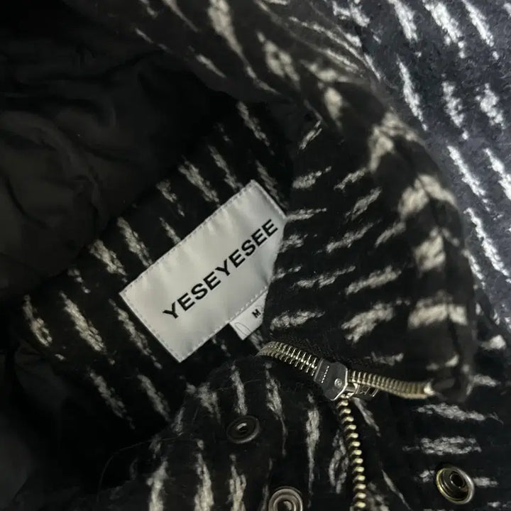 [BUNJANG] Yeseyesee Hooded Wool Zip Coat (M) / [M] 예스아이씨 후디드 울 집 코트