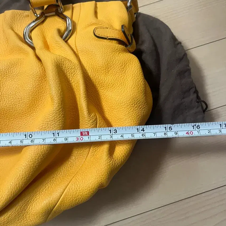 [BUNJANG] Celine Pillow Yellow Leather Tote Bag / 셀린느 Pillow 옐로우레더 토트백