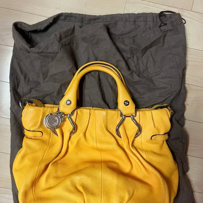 [BUNJANG] Celine Pillow Yellow Leather Tote Bag / 셀린느 Pillow 옐로우레더 토트백