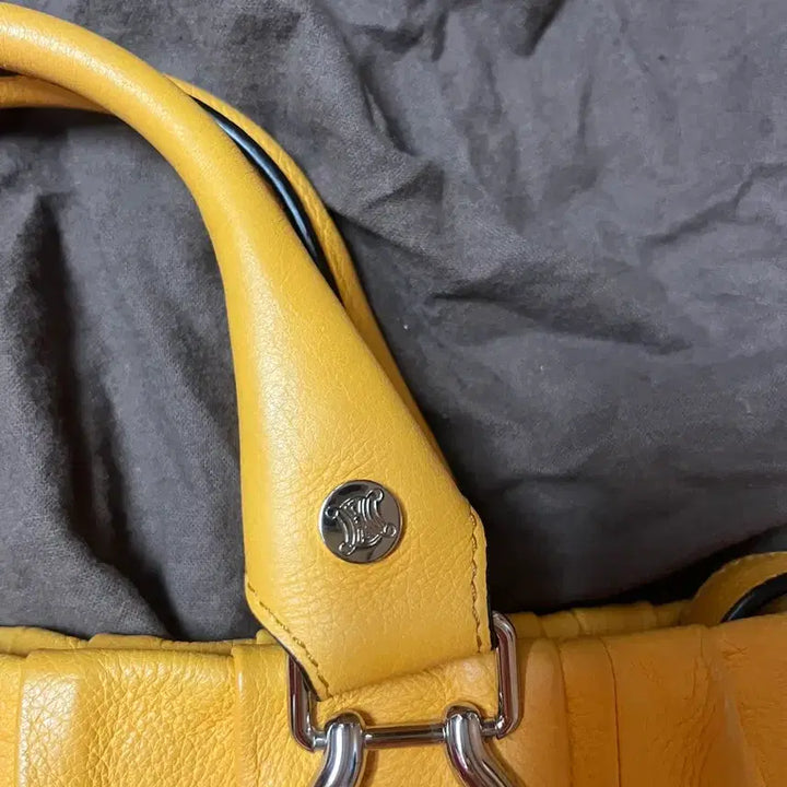 [BUNJANG] Celine Pillow Yellow Leather Tote Bag / 셀린느 Pillow 옐로우레더 토트백