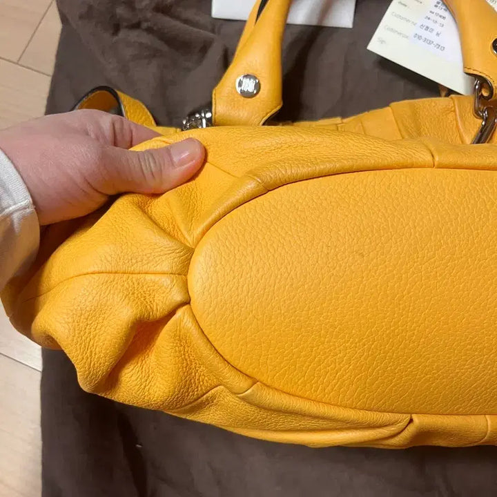 [BUNJANG] Celine Pillow Yellow Leather Tote Bag / 셀린느 Pillow 옐로우레더 토트백