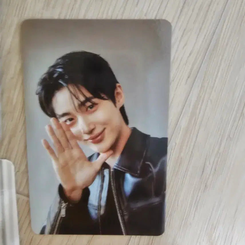 [BUNJANG] Byeon Woo Seok Giordano Photocard / 변우석 지오다노포카