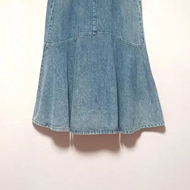 [BUNJANG] DEW E L Denim Mermaid Flare Long Skirt / 듀엘  청 데님 머메이드 플레어 롱스커트. 55
