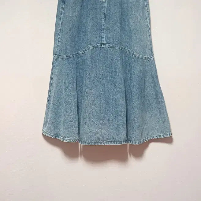 [BUNJANG] DEW E L Denim Mermaid Flare Long Skirt / 듀엘  청 데님 머메이드 플레어 롱스커트. 55