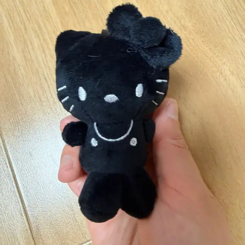 [SOLD OUT] [새상품] 산리오 블랙 키티 헬로키티 봉제인형 키링