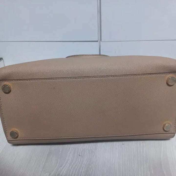 [BUNJANG] Michael Kors Saffiano Leather Tote Bag - Beige / 마이클코어스 사피아노가죽 토트백. 베이지