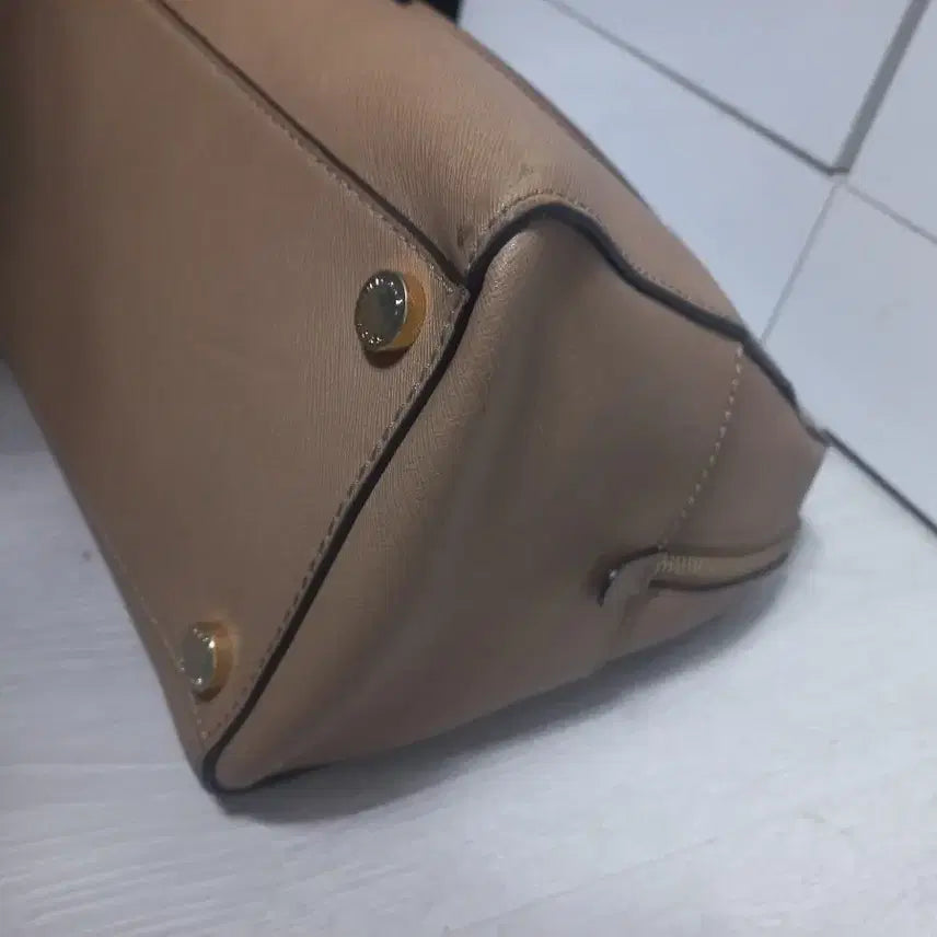[BUNJANG] Michael Kors Saffiano Leather Tote Bag - Beige / 마이클코어스 사피아노가죽 토트백. 베이지