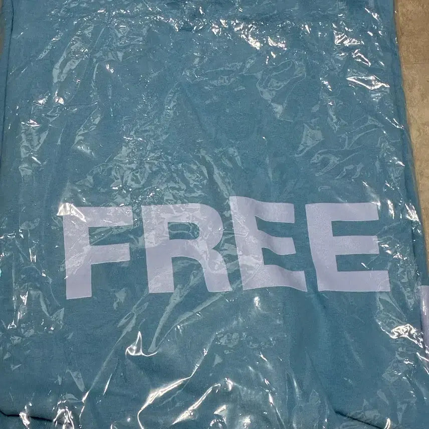 [BUNJANG] Free Hugger Short Sleeve T-shirt (L) / 프리후버 반팔티 L사이즈