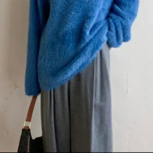 [BUNJANG] Lovemin Bodle Loose Knit Sweater / 러브민 보들 루즈 니트 프랜치블루 브라우니