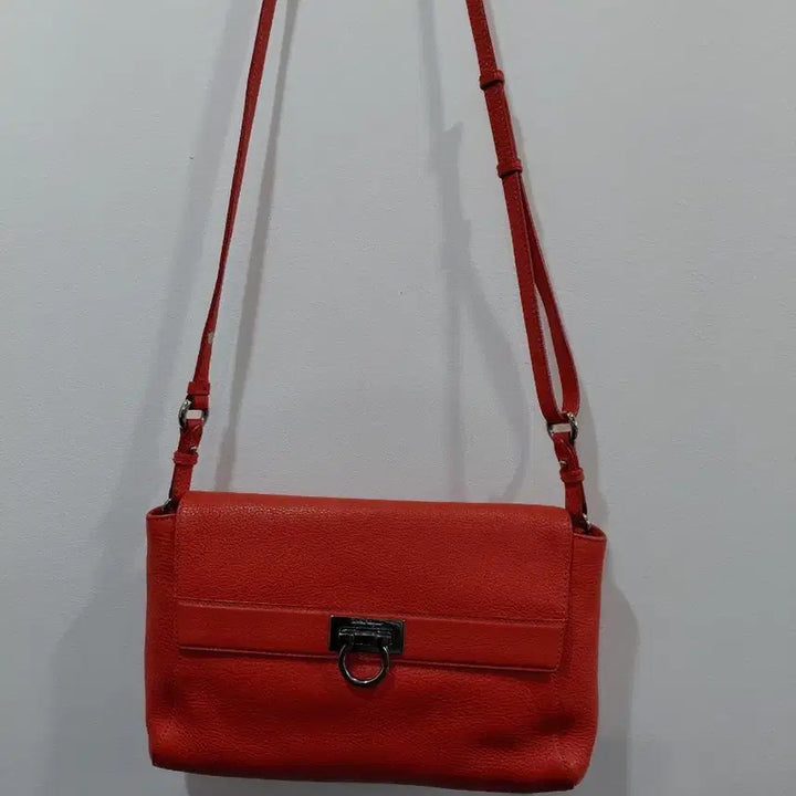 [BUNJANG] Ferragamo Orange Shoulder Bag / 페라가모 오렌지 숄더백