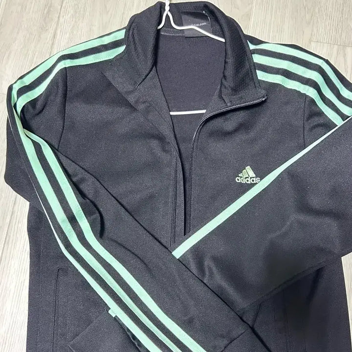[SOLD OUT] 아디다스 검정색 민트 삼선 져지