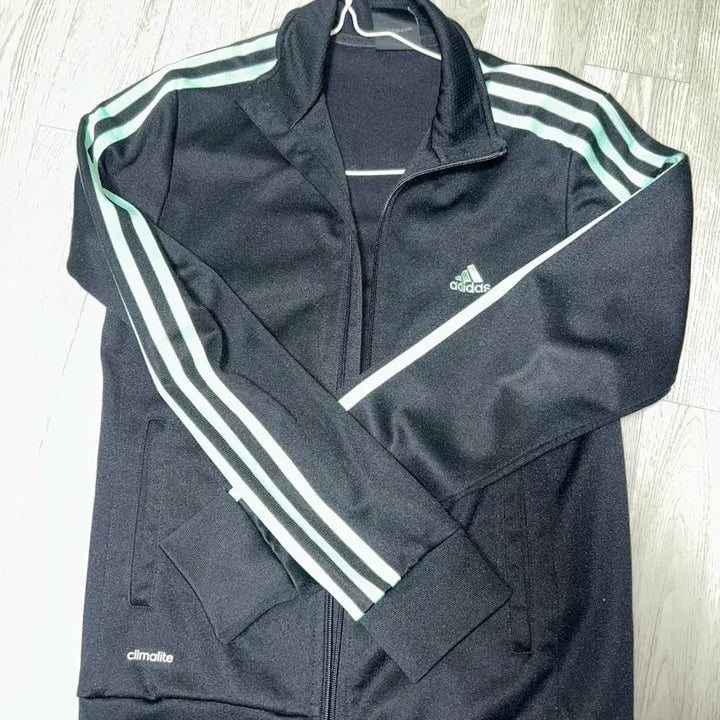 [SOLD OUT] 아디다스 검정색 민트 삼선 져지