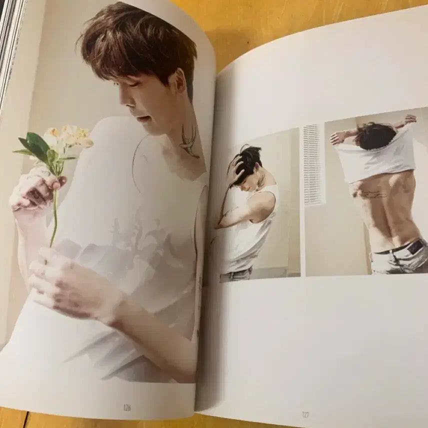 [BUNJANG] Lee Jong Suk Photo Book / 이종석 화보집