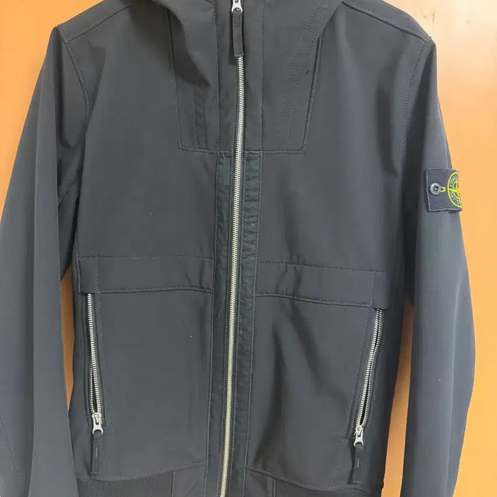 [BUNJANG] Stone Island Soft Shell Windbreaker Jacket / 스톤아일랜드 소프트쉘 바람박이 M