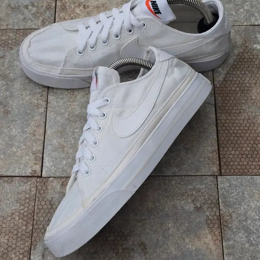 [BUNJANG] Nike Court Legacy Canvas Sneakers (230) / (230)나이키 코트 레거시 캔버스 스니커즈