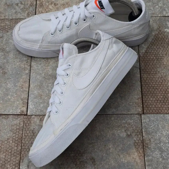 [BUNJANG] Nike Court Legacy Canvas Sneakers (230) / (230)나이키 코트 레거시 캔버스 스니커즈