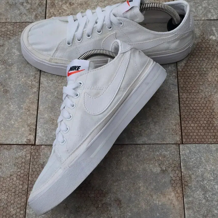 [BUNJANG] Nike Court Legacy Canvas Sneakers (230) / (230)나이키 코트 레거시 캔버스 스니커즈