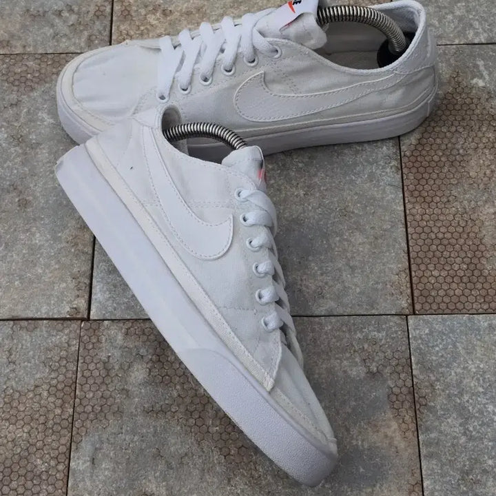 [BUNJANG] Nike Court Legacy Canvas Sneakers (230) / (230)나이키 코트 레거시 캔버스 스니커즈