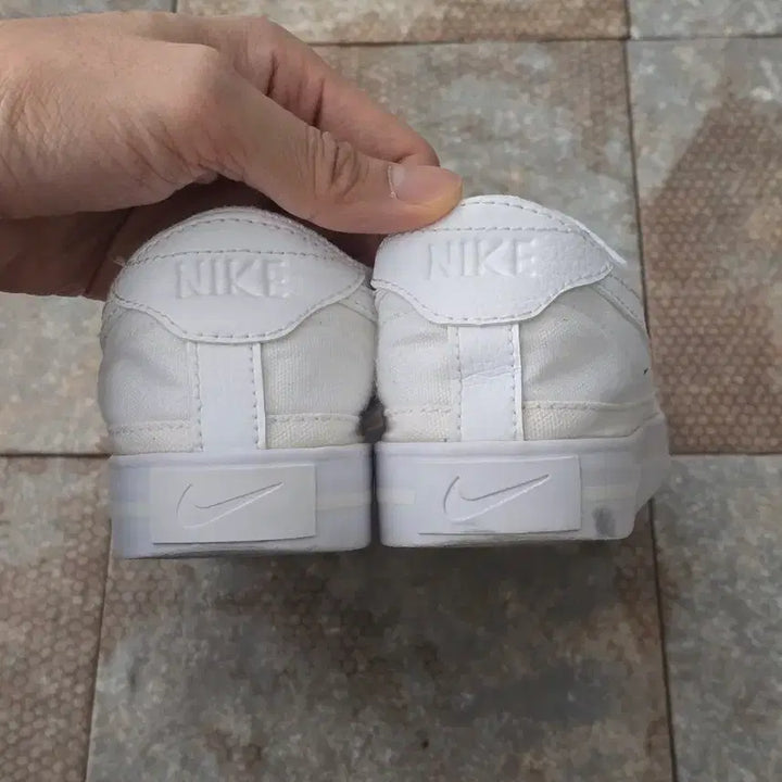 [BUNJANG] Nike Court Legacy Canvas Sneakers (230) / (230)나이키 코트 레거시 캔버스 스니커즈
