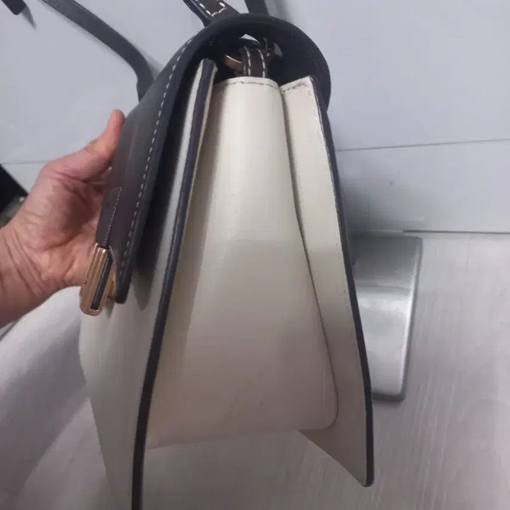 [BUNJANG] Couronne Ally Crossbody Bag / 쿠론 앨리. 크로스백. 다크브라운+아이보리