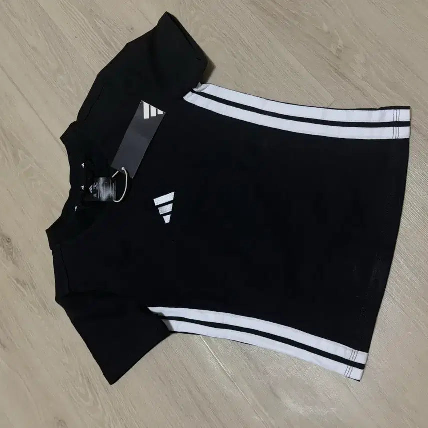 [BUNJANG] Adidas Three Stripes Short Sleeve T-shirt Black XS / 아디다스 삼선 반팔 티셔츠 블랙 새거 xs