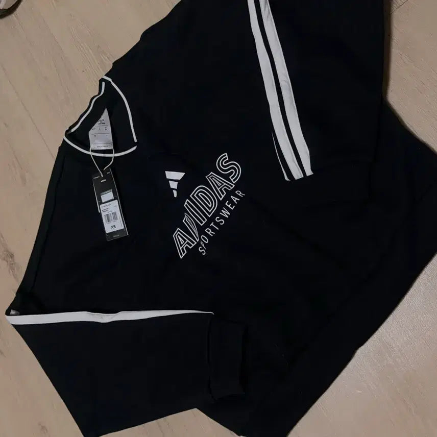 [BUNJANG] Adidas Three-Stripe Crop Black Sweatshirt XS / 아디다스 삼선 크롭 블랙 맨투맨 XS 새거