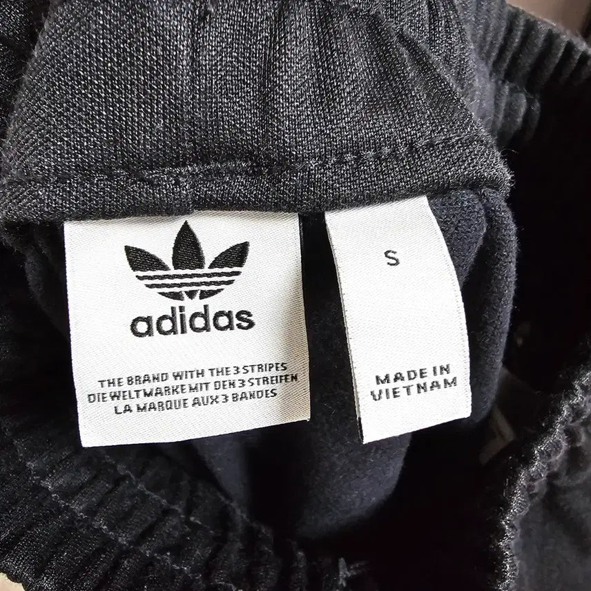 [BUNJANG] Adidas Three Stripes Training Pants - Black (Size S) / 아디다스 삼선 트레이닝 바지 블랙S