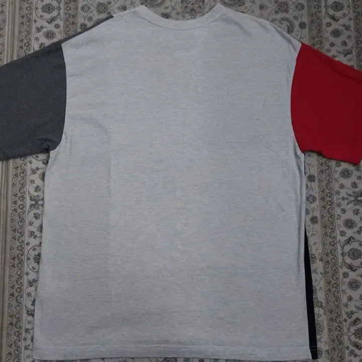 [BUNJANG] 5252 O!Oi Color Block Short Sleeve T-shirt / 5252 오아이오아이 컬러블록 반팔티 F (100-105)