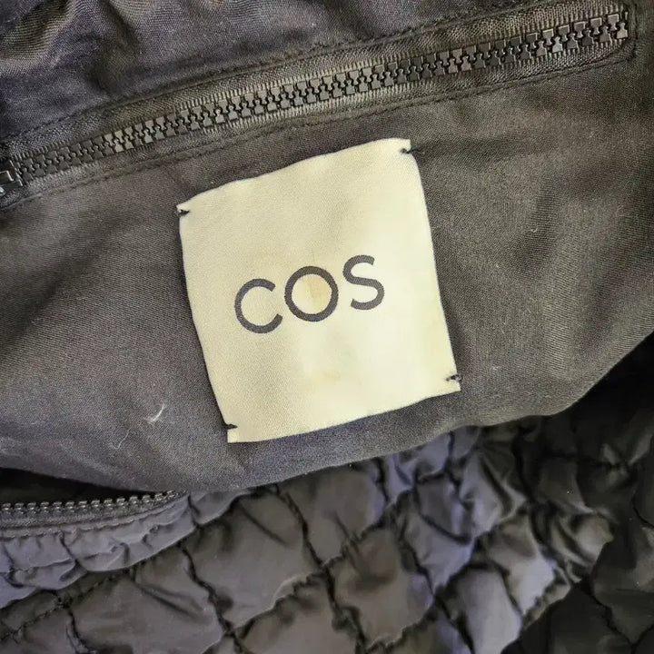 [SOLD OUT] COS 퀼팅 숄더백 블랙