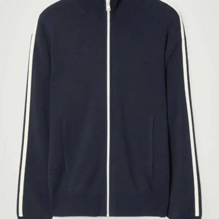 [SOLD OUT] cos 컨트래스트 스트라이프 니티드 트랙 재킷