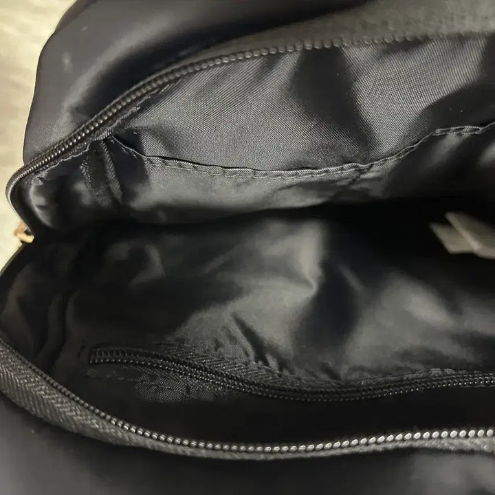 [BUNJANG] American Tourister Black Backpack / 아메리칸투어리스터 블랙 백팩 가방