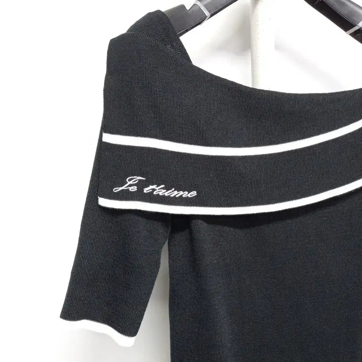 [BUNJANG] Egoist Off-Shoulder Knit Blouse / 새 에고이스트 춘하 오프숄더형 니트블라우스 66