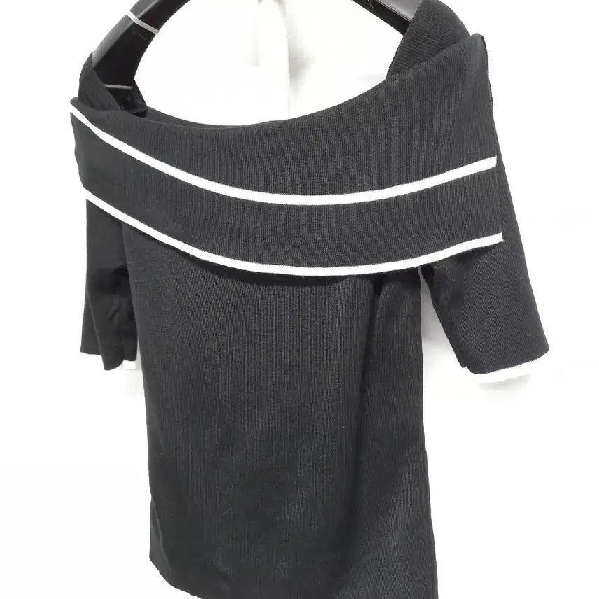 [BUNJANG] Egoist Off-Shoulder Knit Blouse / 새 에고이스트 춘하 오프숄더형 니트블라우스 66