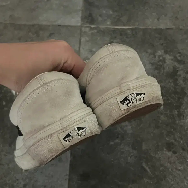 [BUNJANG] Vans 235 Flat Shoes / 반스 235 교신 가능