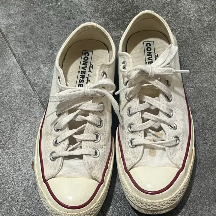 [BUNJANG] Converse Chuck Taylor Low Ivory Sneakers / 컨버스 척테일러 로우 아이보리 스니커즈 235 교신 가능