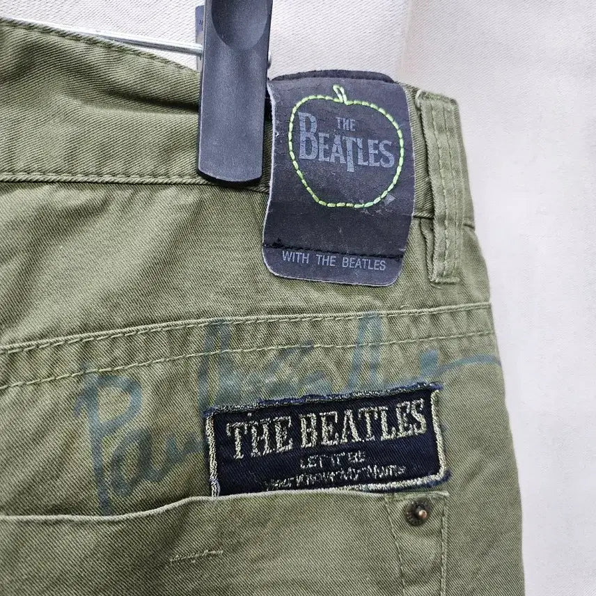 [BUNJANG] The Beatles Khaki Shorts / The Beatles 비틀즈 카키색 반바지
