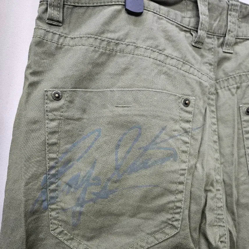 [BUNJANG] The Beatles Khaki Shorts / The Beatles 비틀즈 카키색 반바지