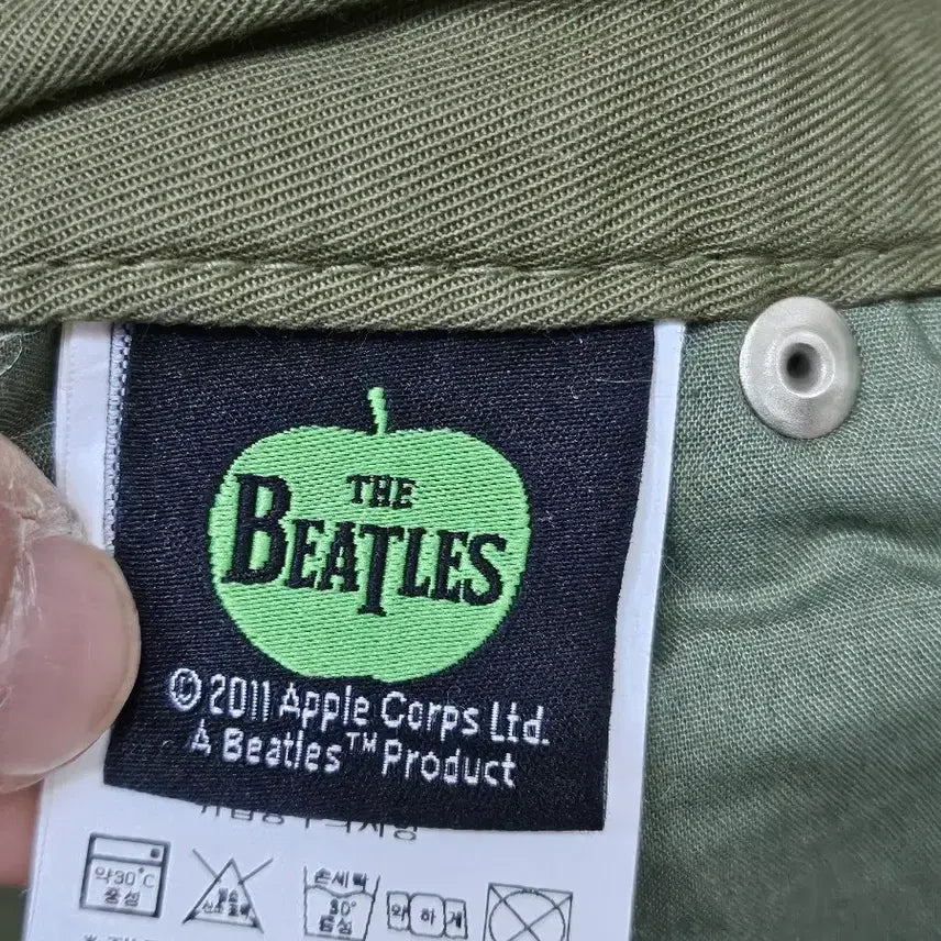 [BUNJANG] The Beatles Khaki Shorts / The Beatles 비틀즈 카키색 반바지