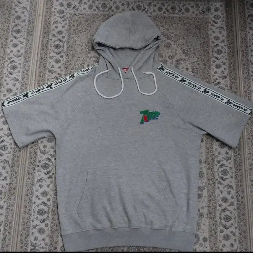 [BUNJANG] Old School Seven Up Short Sleeve Hoodie / 올드스쿨 세븐업  SEVEN-UP 반팔 후디 (98-102)